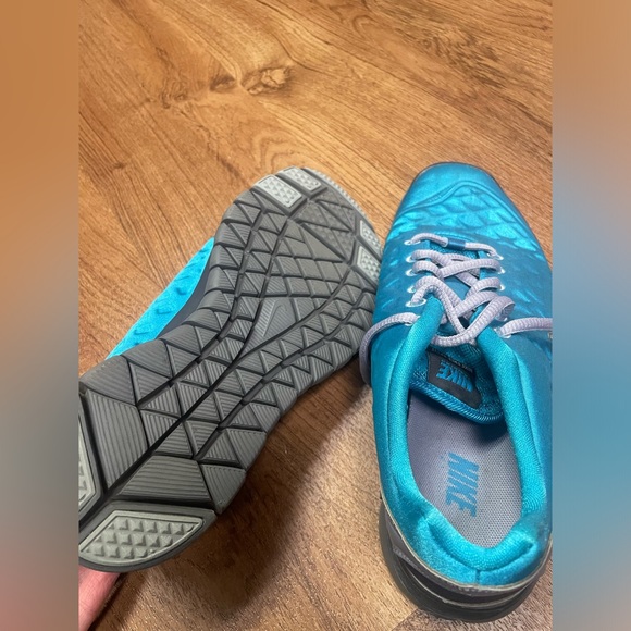 Nike Free TR Fit Training Sneaker -7.5- - Picture 3 of 7
